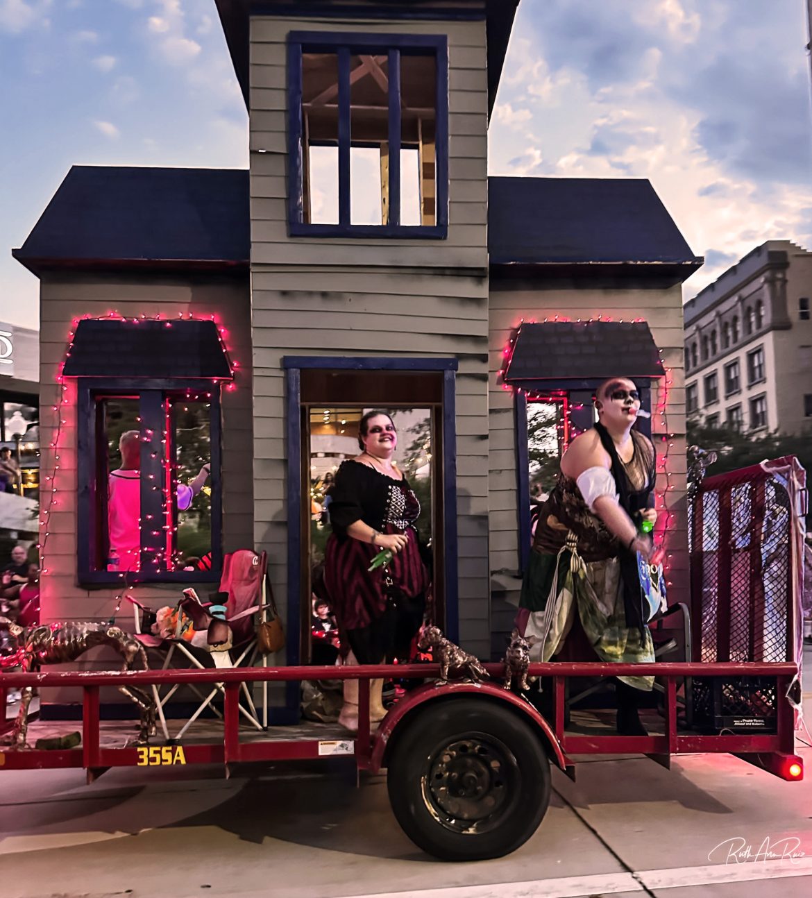 Feature pic-upscalelounge-3