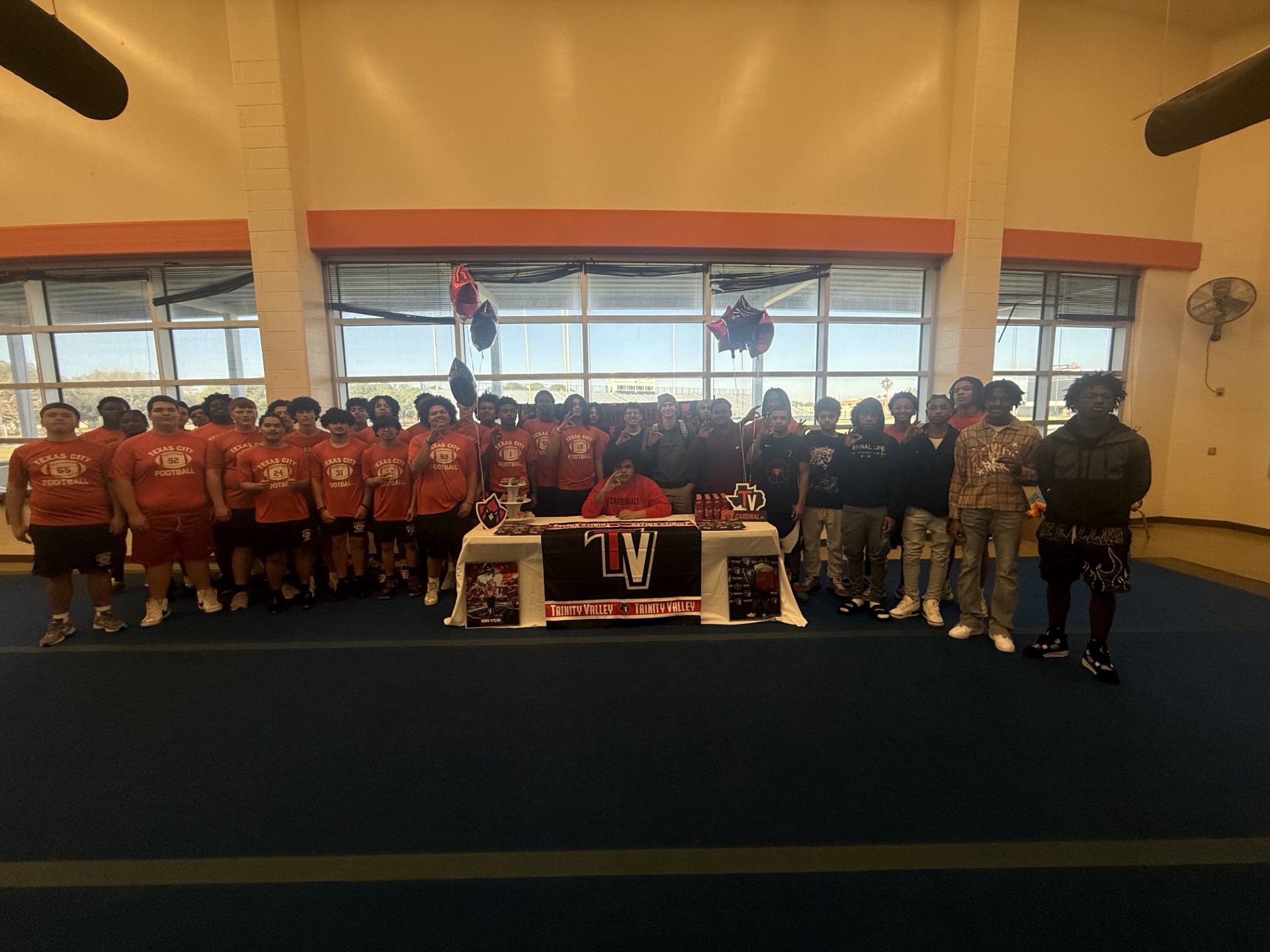 Texas City High School senior Bryce Davis on signing his letter of intent